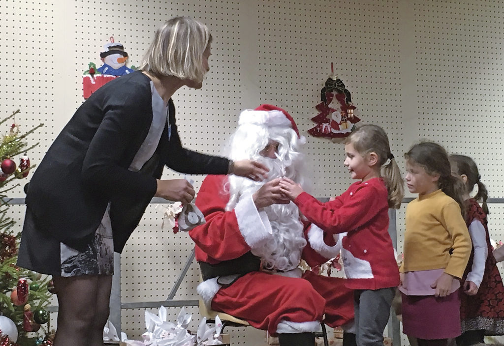 Le Père Noël à l'École Jeanne d'Arc Ensemble scolaire Rosaire Jeanne d'Arc