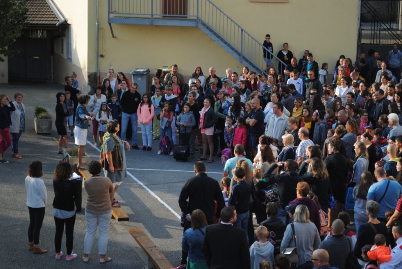 Les élèves de Jeanne d'Arc font leur rentrée Ensemble scolaire Rosaire Jeanne d'Arc